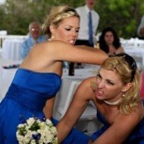 Taxa para não deixarem sua namorada pegar o buquê.