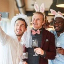 Patrocine a despedida de solteiro do Noivo.